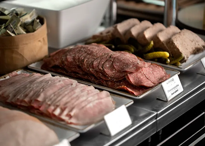 Wakeup - Bernstorffsgade 2*