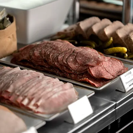 Wakeup - Bernstorffsgade 2*