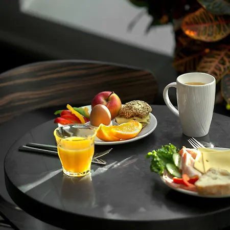 Wakeup - Bernstorffsgade 2*