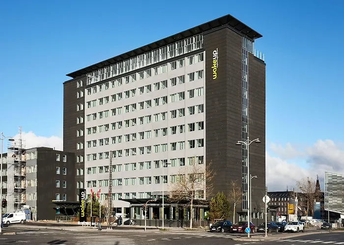 Wakeup - Bernstorffsgade 2*